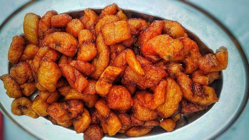 Alloco — bananes plantains frites épicées